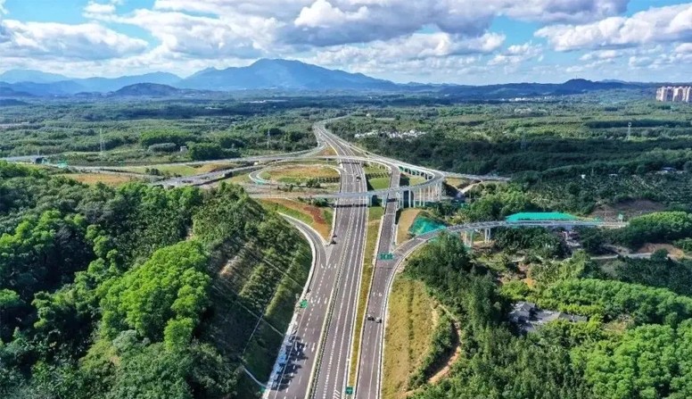 海南省萬寧至洋浦高速公路第二代建段環境保護、景觀及服務設施工程(項目名稱)